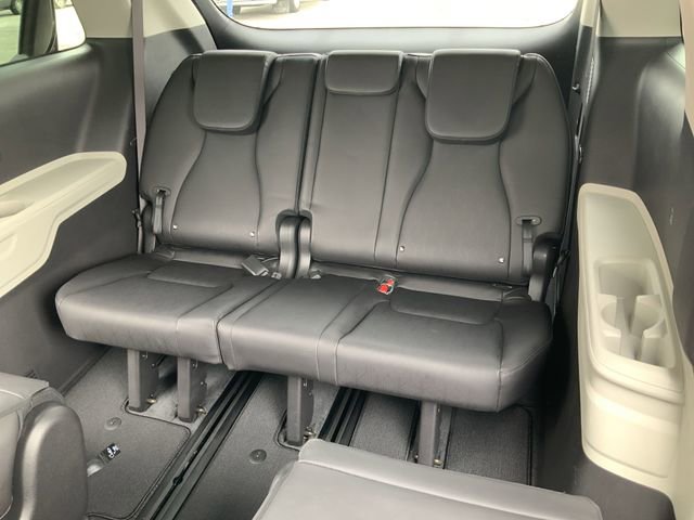 Used 2023 Kia Carnival LX image 21