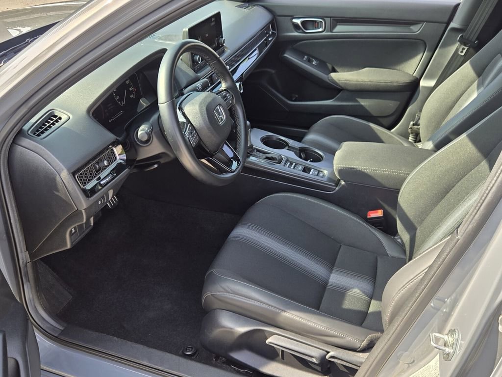 Used 2025 Honda Civic Sport image 9