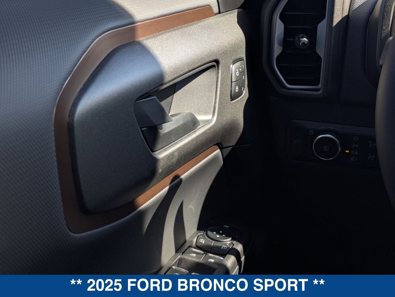 New 2025 Ford Bronco Sport Outer Banks w/ Outer Banks Tech Package+ image 23