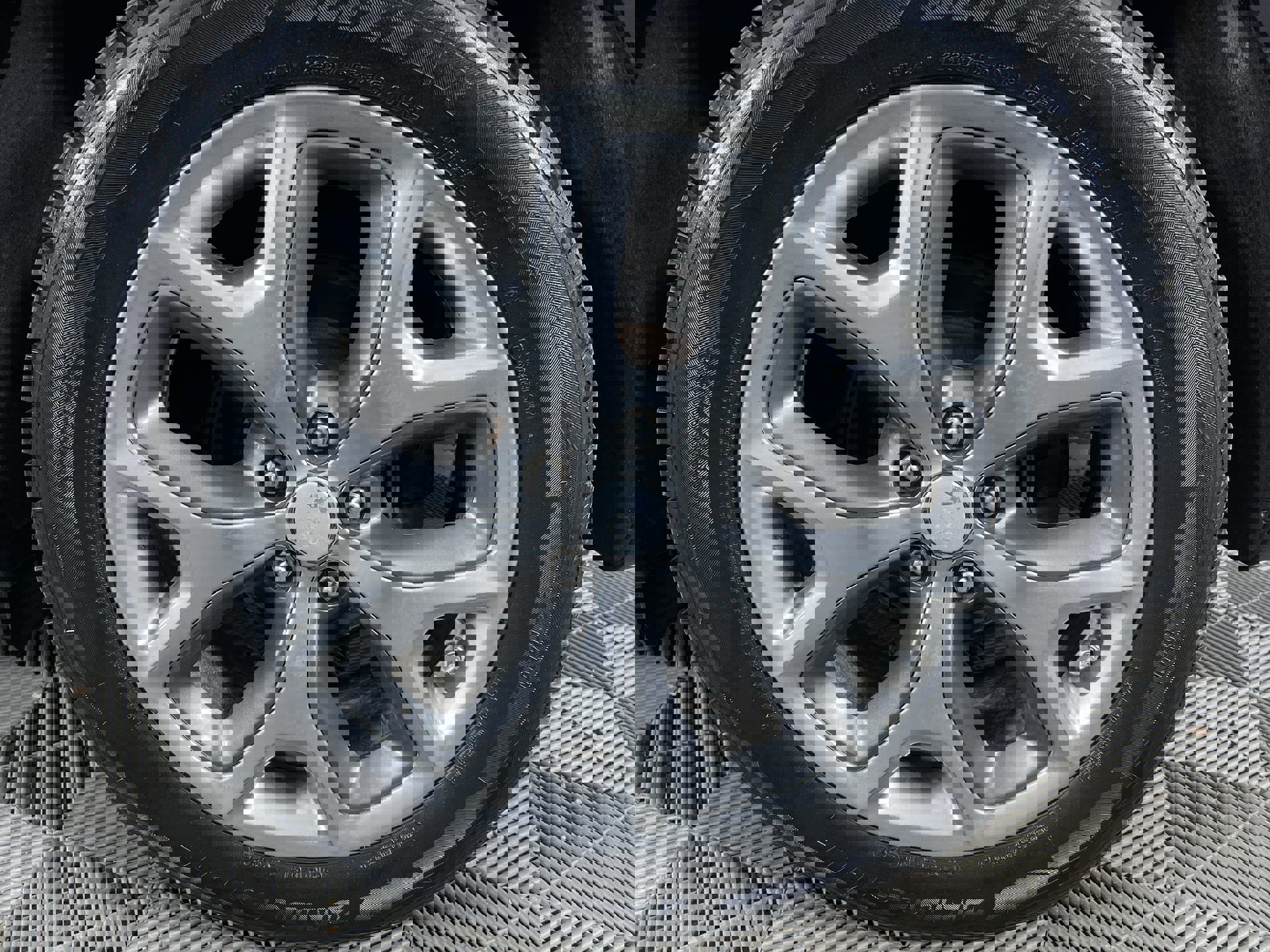 Used 2016 Kia Sorento SX image 26