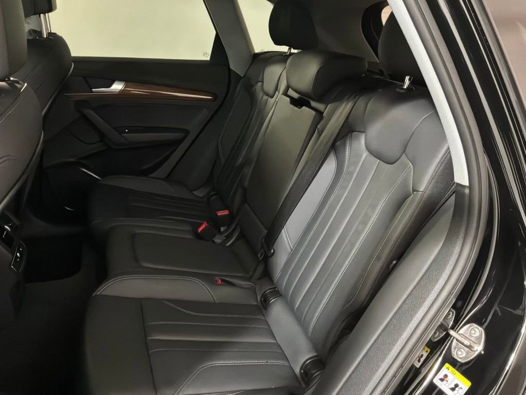 Used 2023 Audi Q5 e Premium w/ Convenience Package image 18