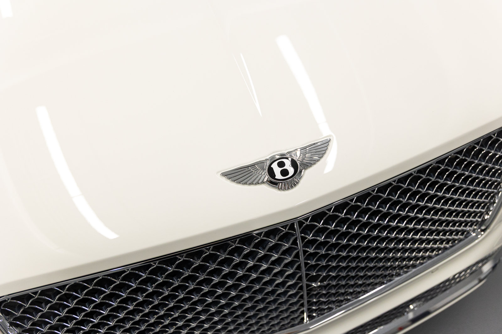 Used 2023 Bentley Bentayga AWD/4WD image 13