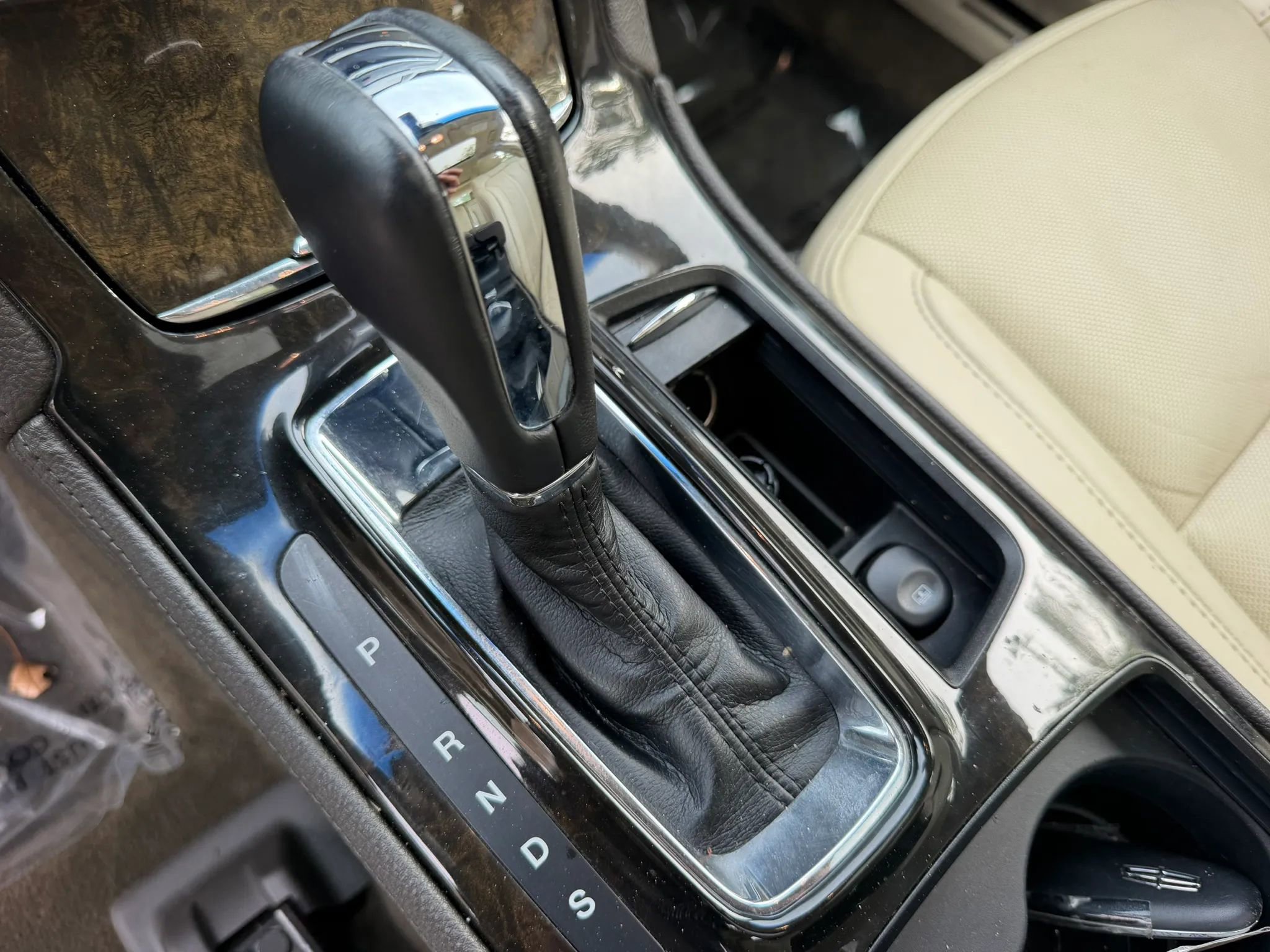 Used 2016 Lincoln MKS AWD w/ Equipment Group 101A image 28