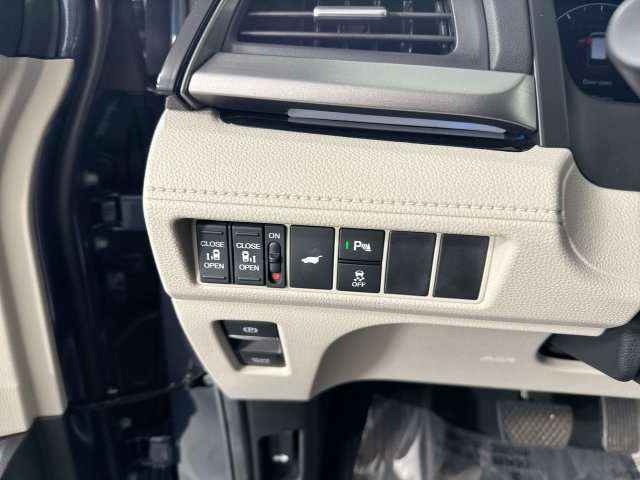 Certified 2025 Honda Odyssey Touring image 15