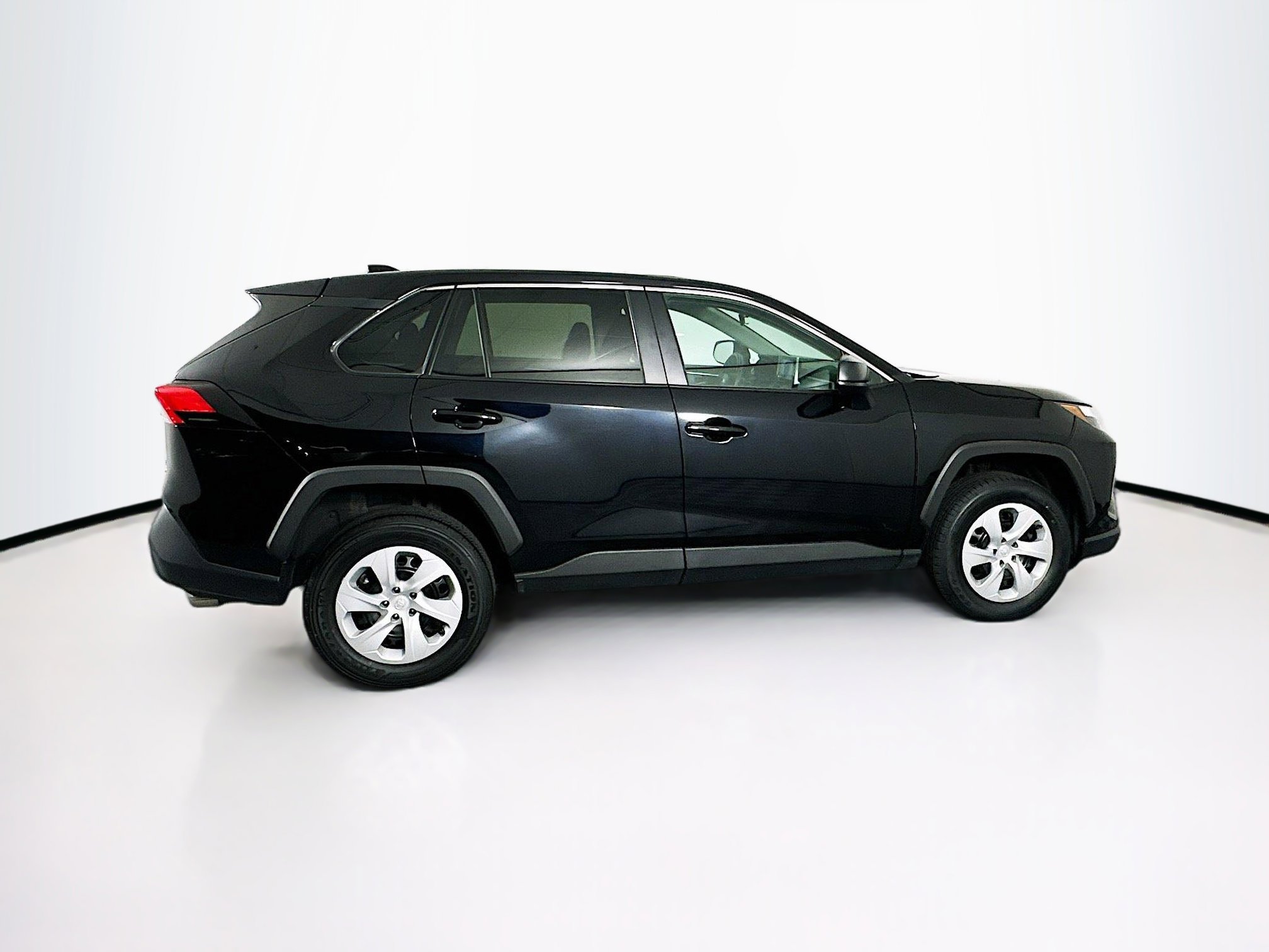 Used 2024 Toyota RAV4 LE image 10