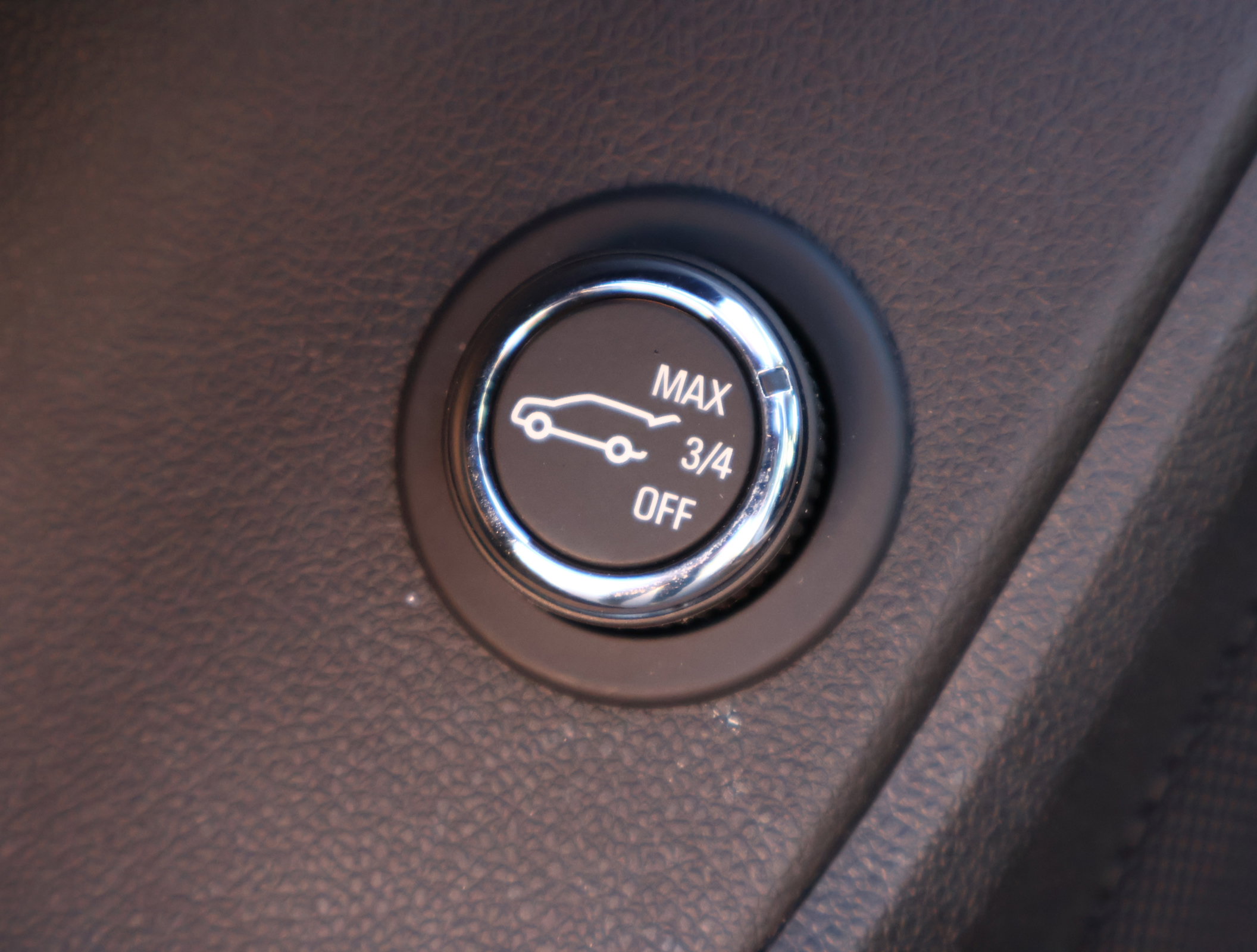 Certified 2024 Chevrolet Blazer LT w/ Convenience Package image 9