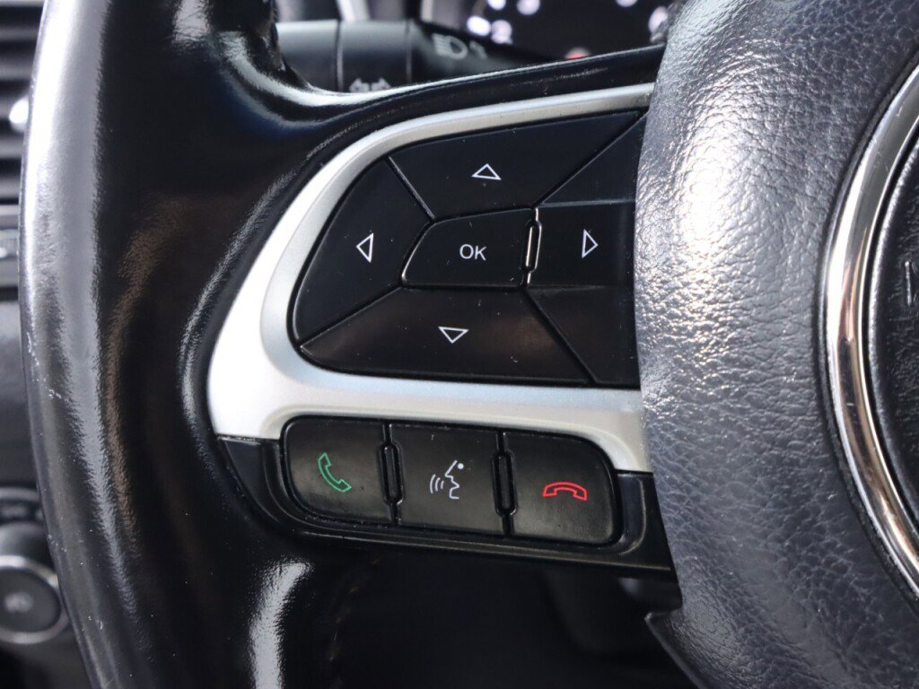Used 2020 Jeep Compass Limited FWD image 12