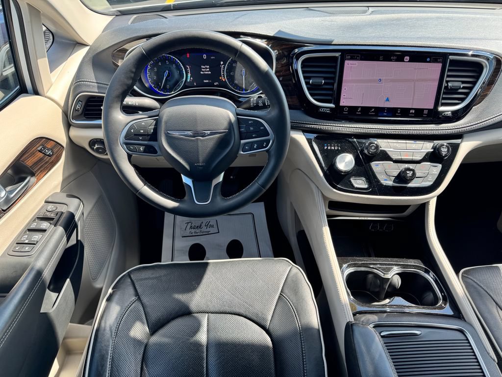 Used 2023 Chrysler Pacifica Limited FWD image 20