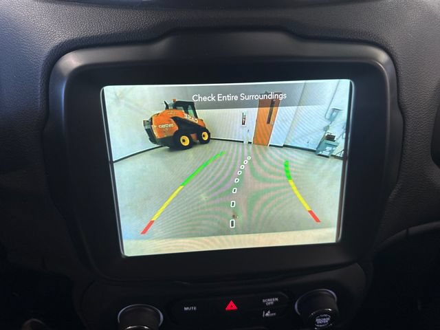 Used 2023 Jeep Renegade Latitude w/ Premium Group AWD/4WD image 16