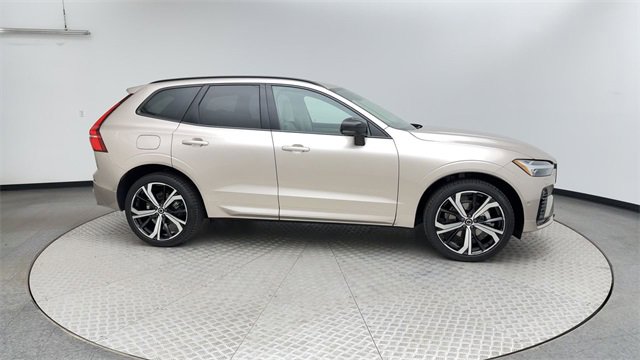 Certified 2025 Volvo XC60 B5 Ultra w/ Protection Package Premier image 9