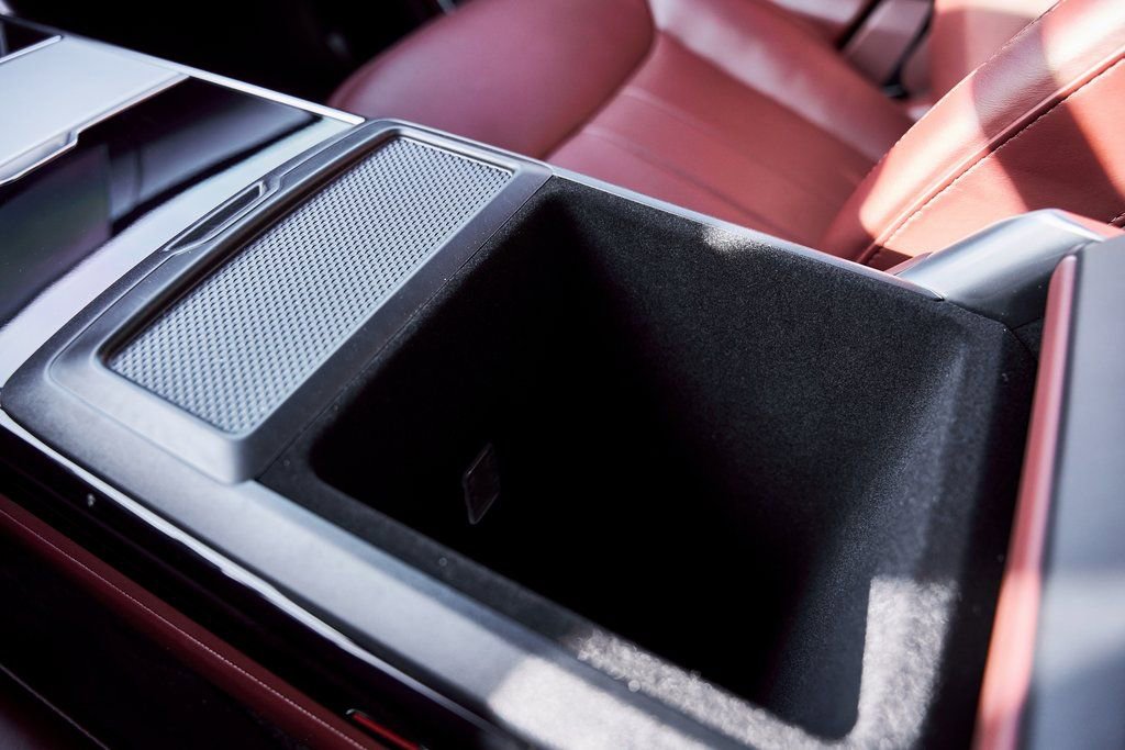 Used 2025 Land Rover Range Rover SE image 60