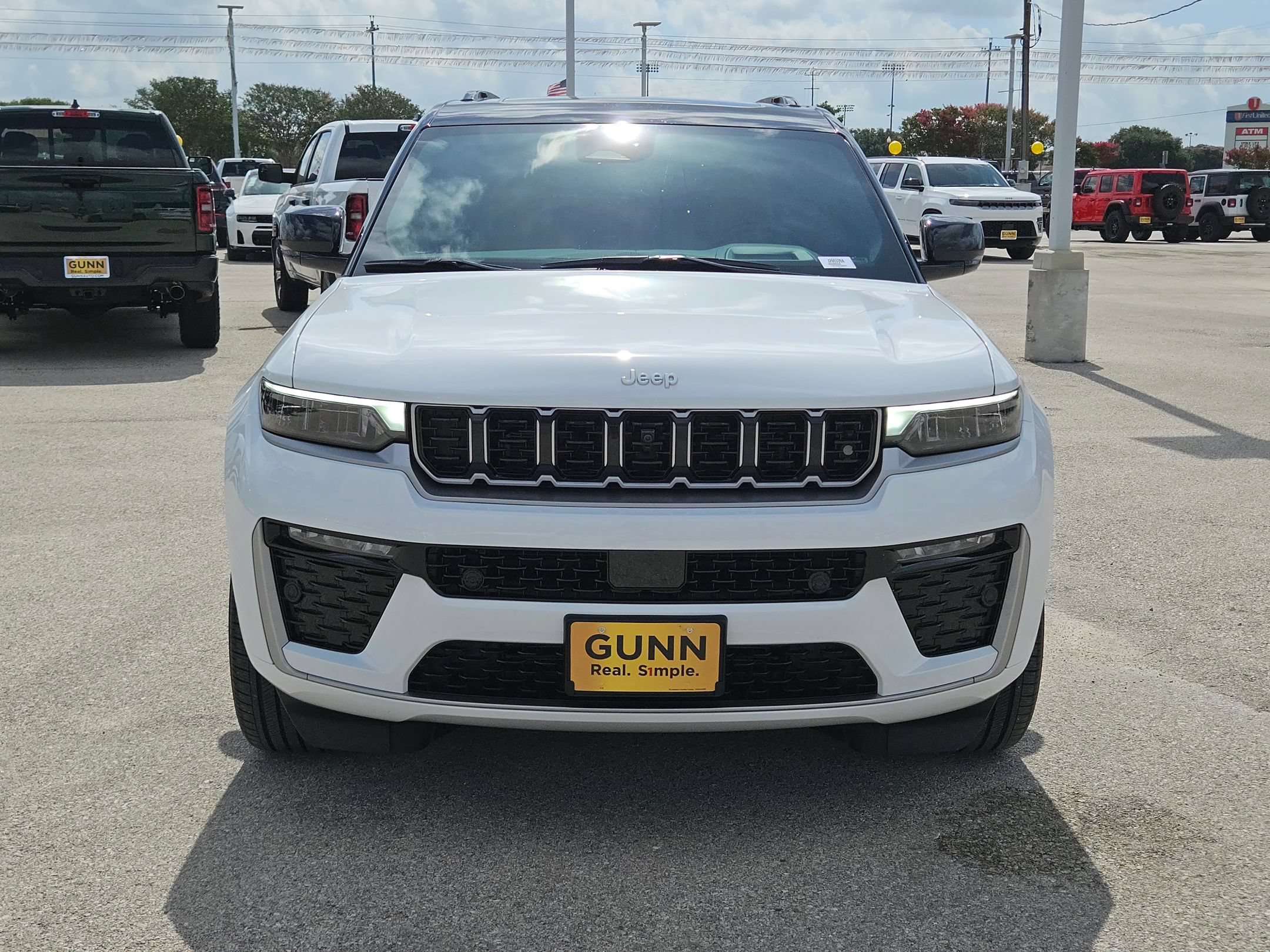 Used 2026 Jeep Grand Cherokee L Summit w/ Advanced Protech Group IV AWD/4WD image 8