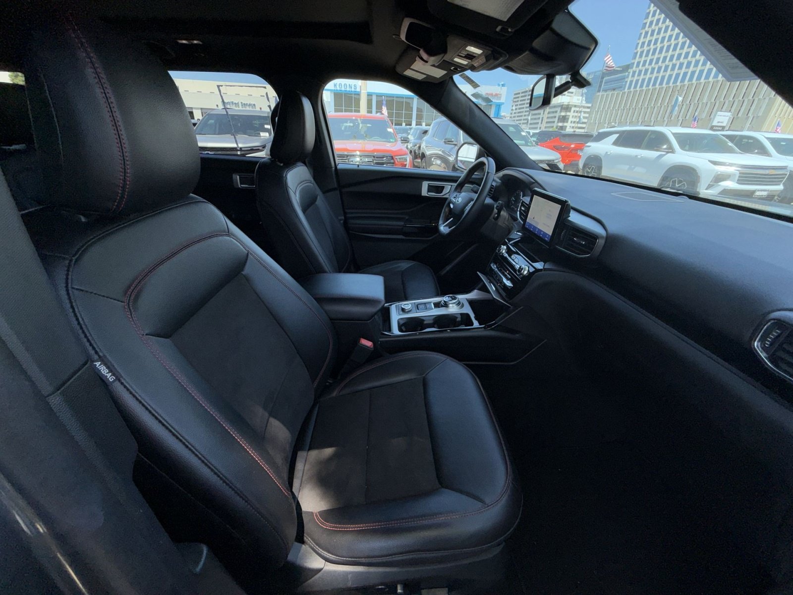 Used 2023 Ford Explorer ST-Line w/ Class IV Trailer Tow Package AWD/4WD image 28
