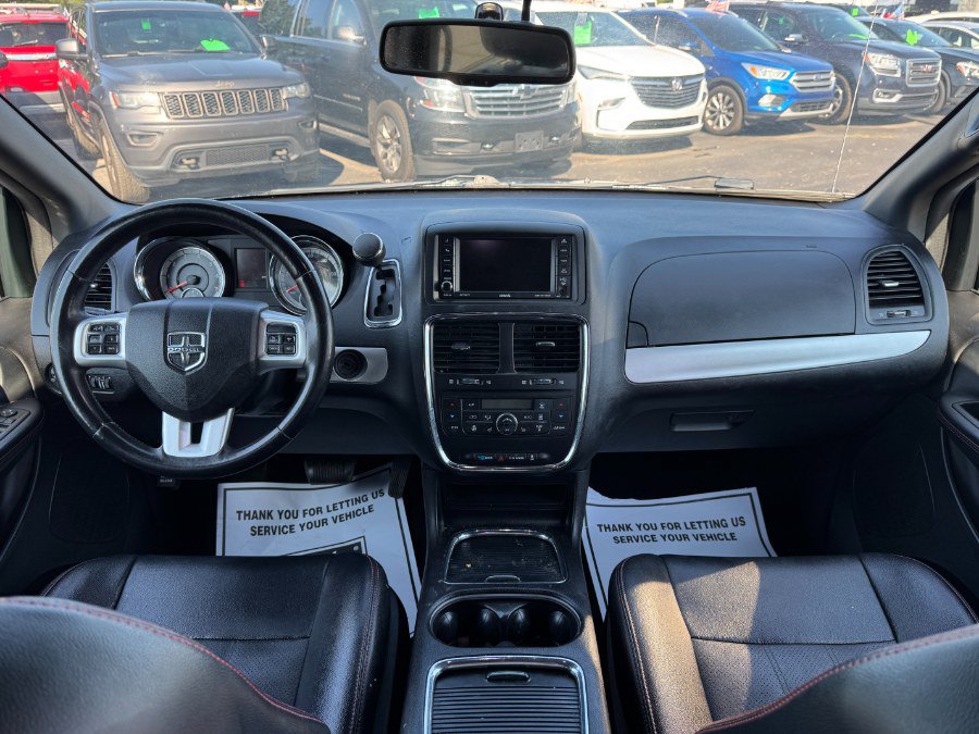 Used 2016 Dodge Grand Caravan R/T w/ Driver Convenience Group FWD image 22