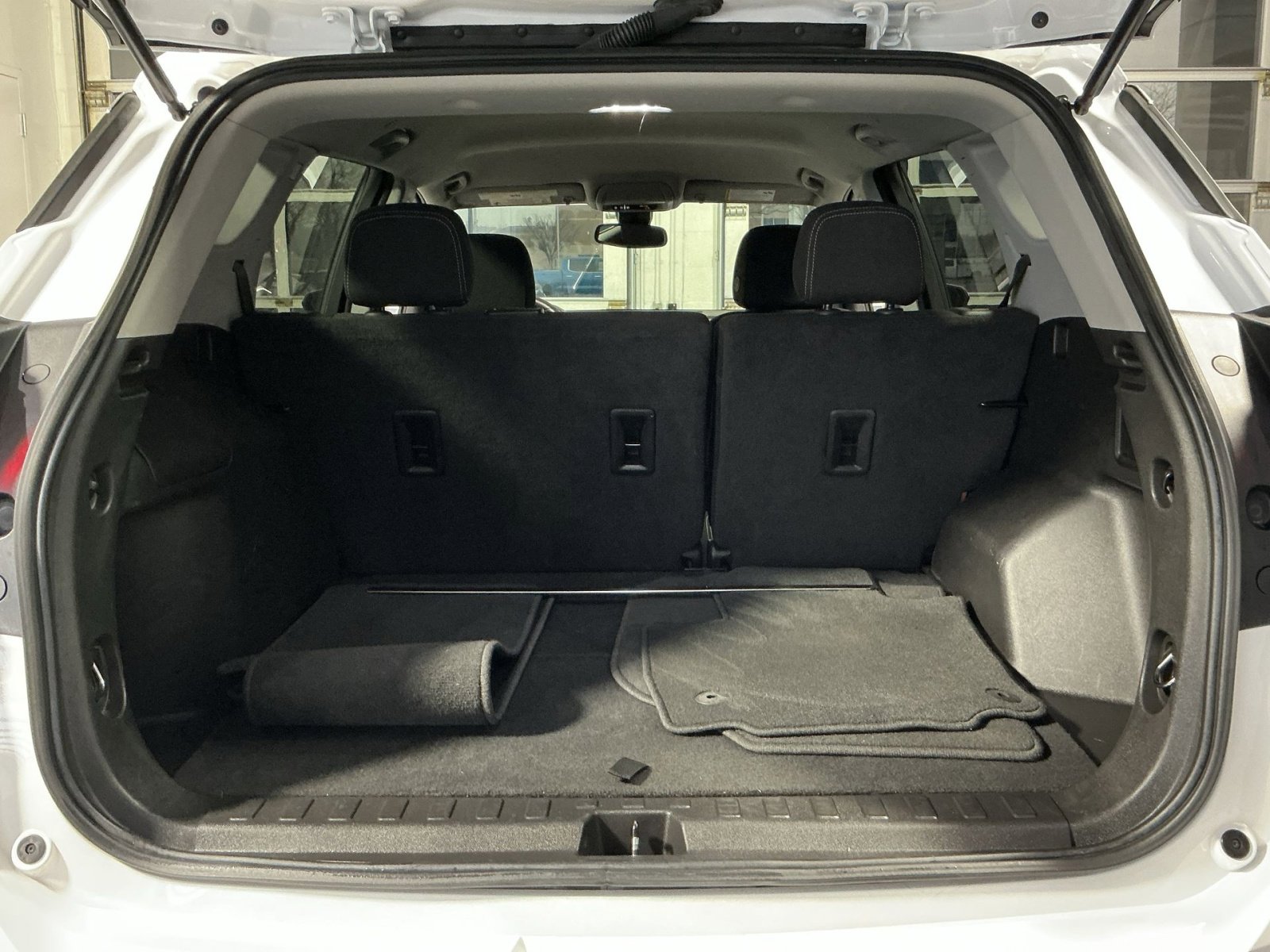 Used 2022 GMC Terrain SLE w/ Driver Convenience Package image 33