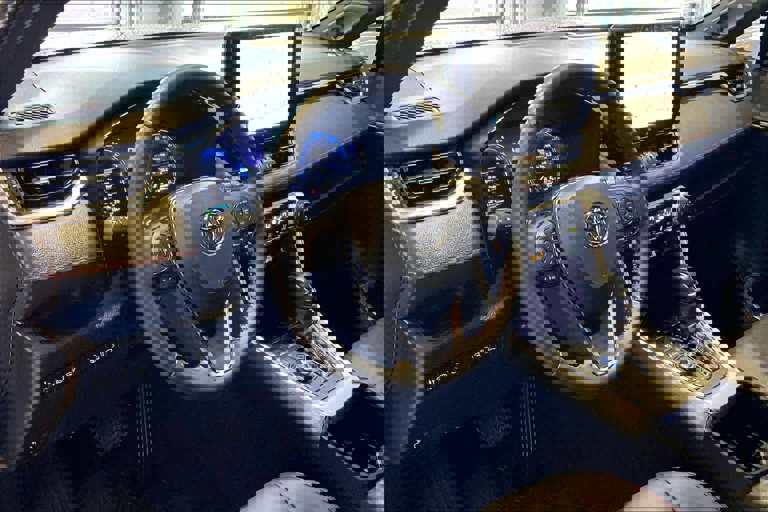 Used 2025 Toyota RAV4 XSE image 17