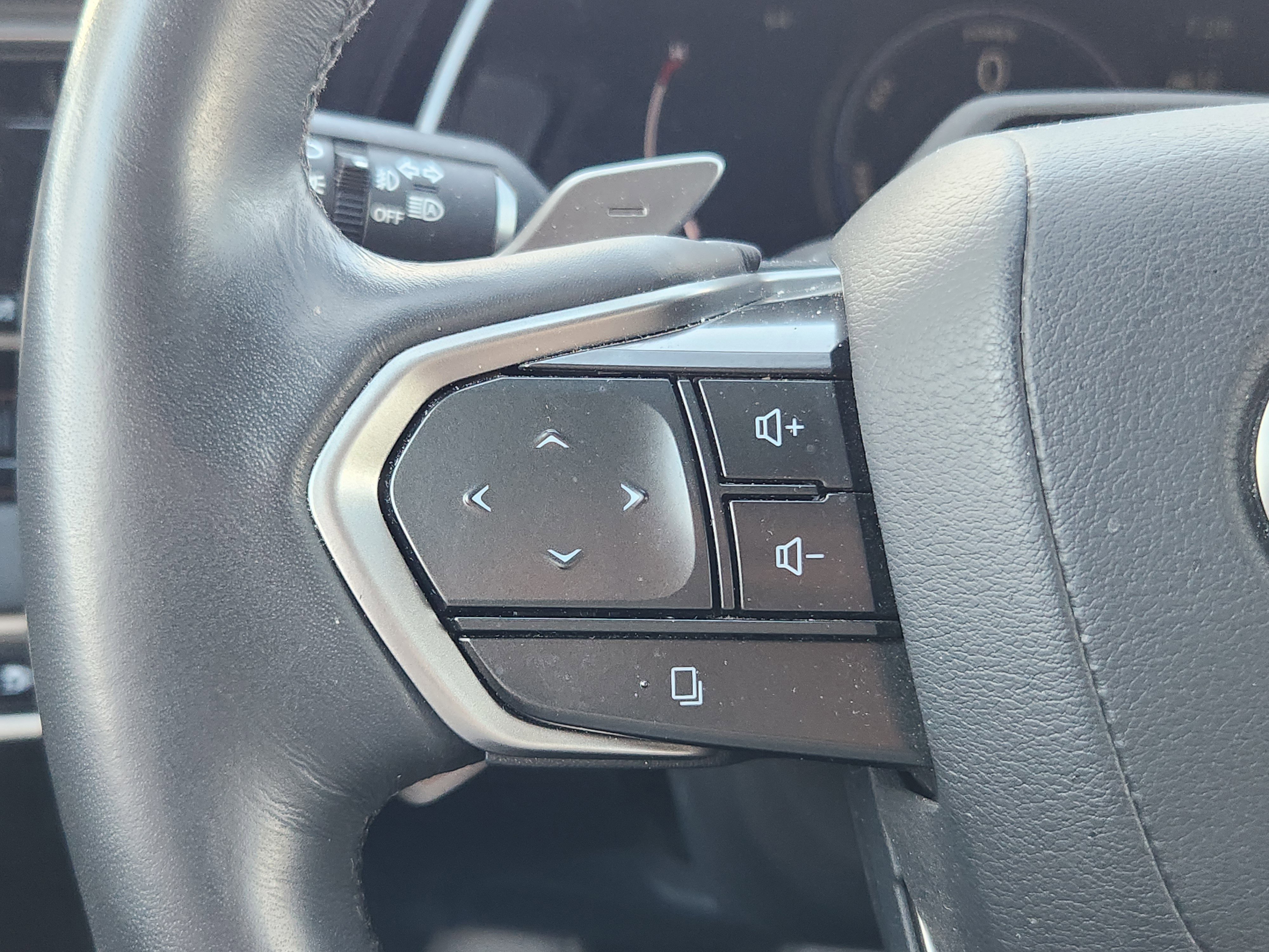 Used 2023 Lexus RX 350 w/ Cold Area Package image 28