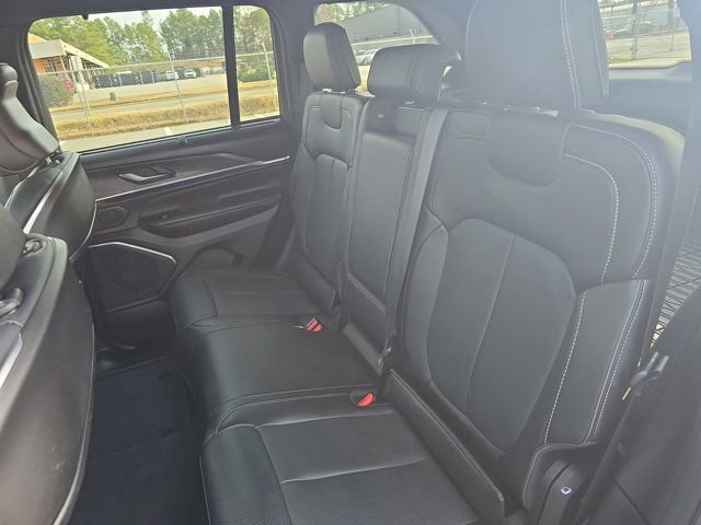 Used 2025 Jeep Grand Cherokee Overland w/ Adv Protech Group III image 13