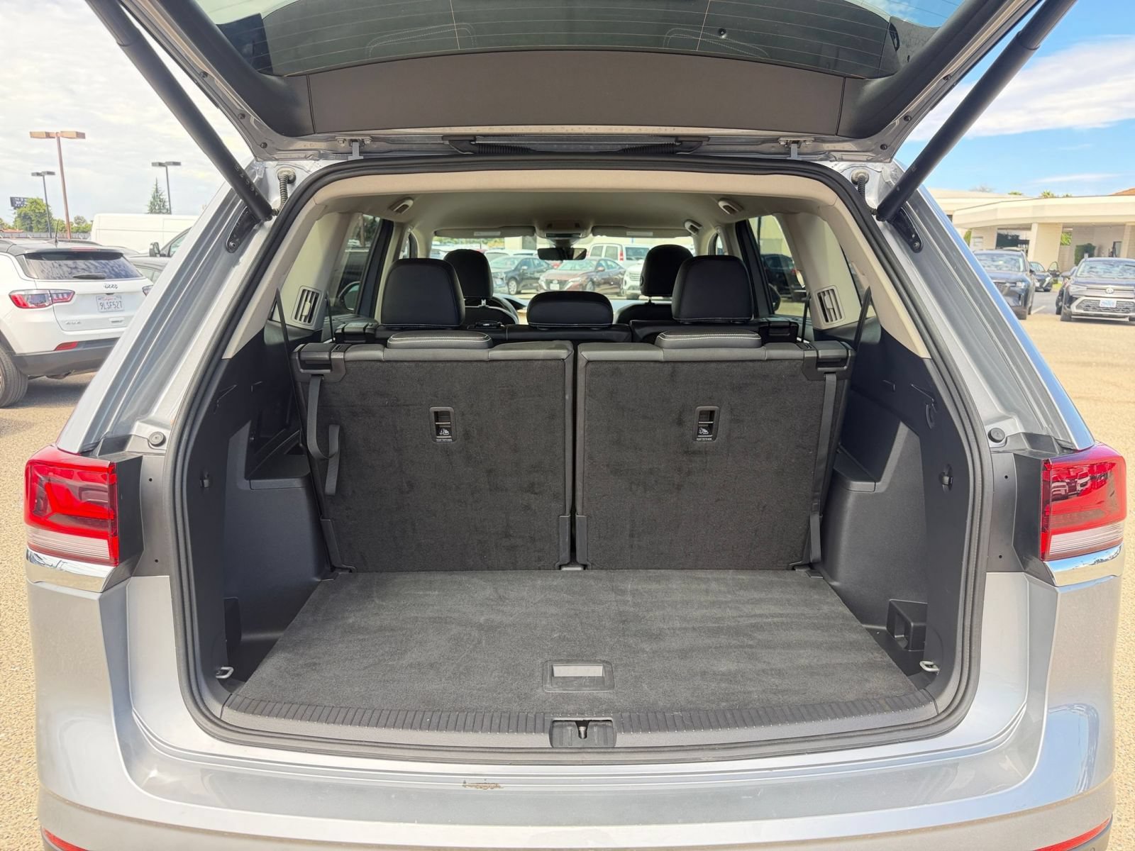 Used 2026 Volkswagen Atlas SE FWD image 33