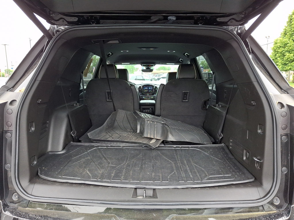 Used 2023 Chevrolet Traverse Premier AWD/4WD image 18