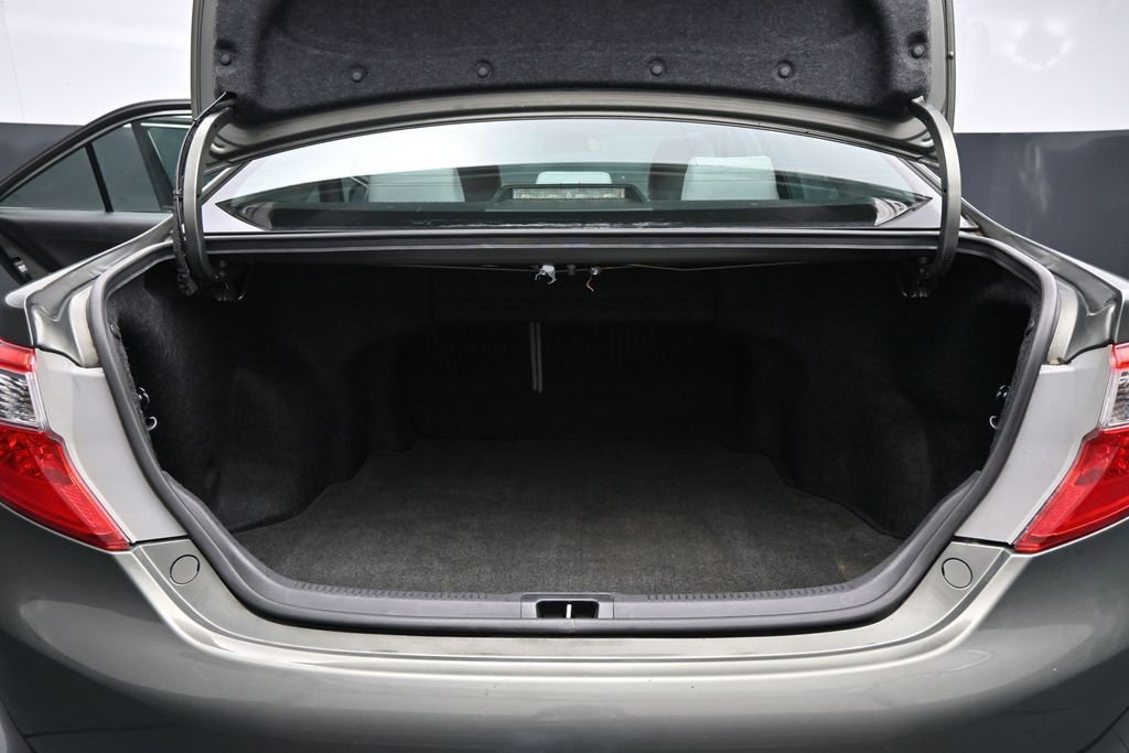 Used 2014 Toyota Camry LE FWD image 23