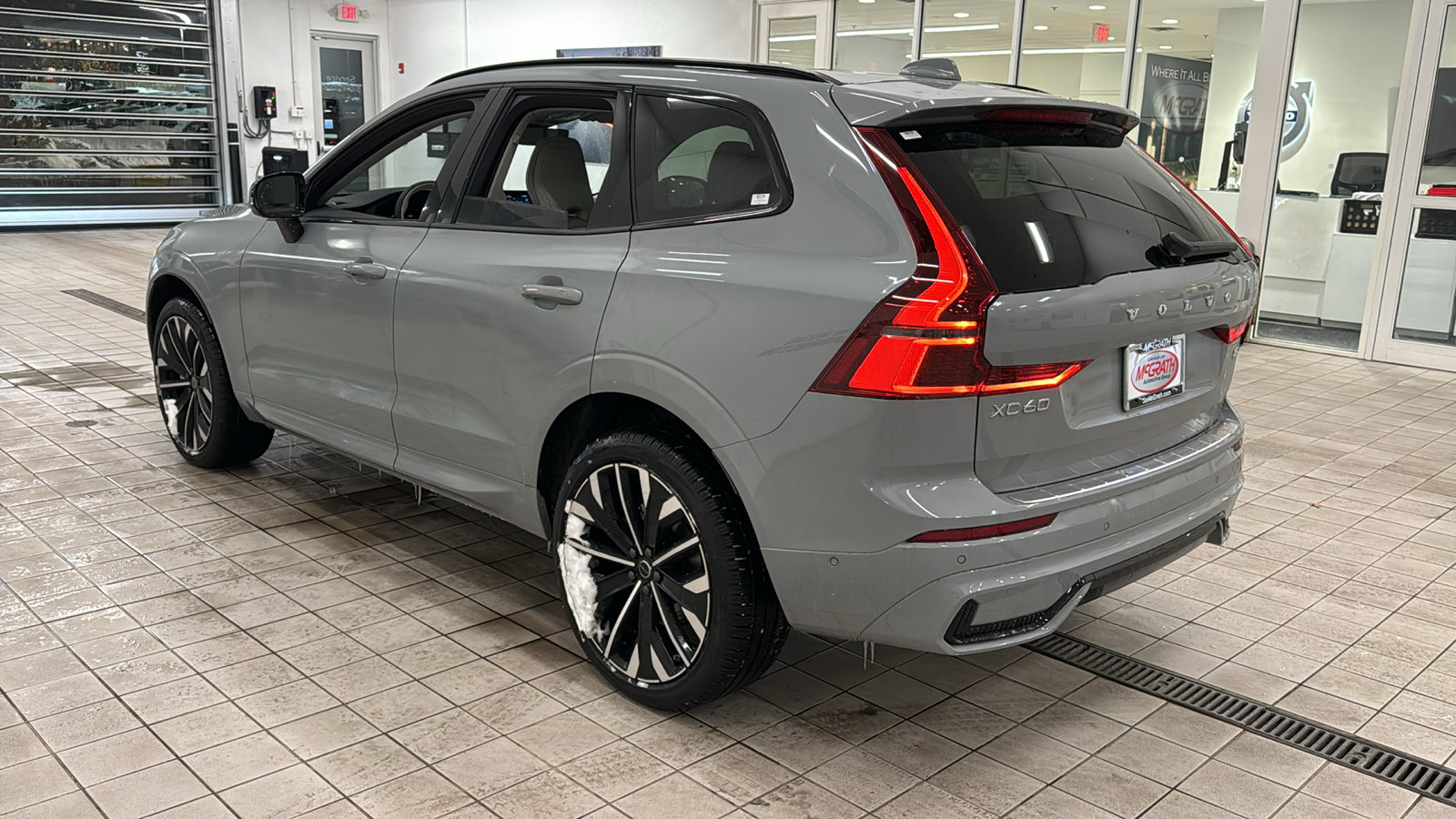New 2026 Volvo XC60 B5 Ultra w/ Protection Package Premier AWD/4WD image 7
