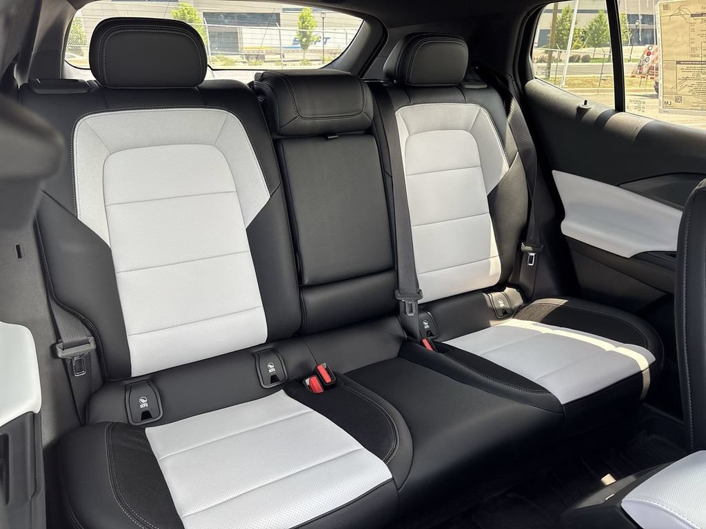 New 2026 Chevrolet Equinox EV LT AWD/4WD image 27