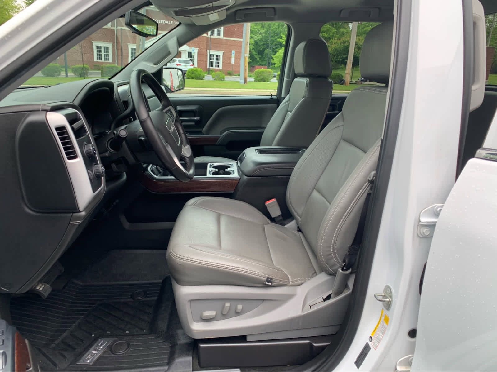 Used 2018 GMC Sierra 1500 SLE w/ SLE Value Package AWD/4WD image 11
