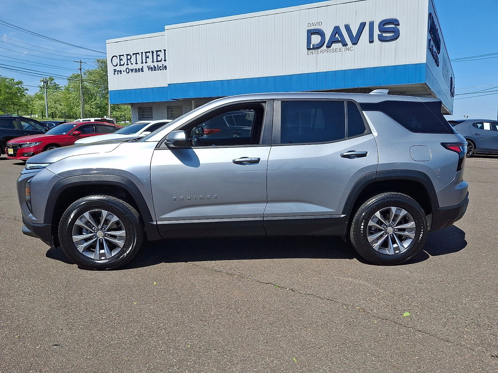 Used 2025 Chevrolet Equinox LT FWD image 7