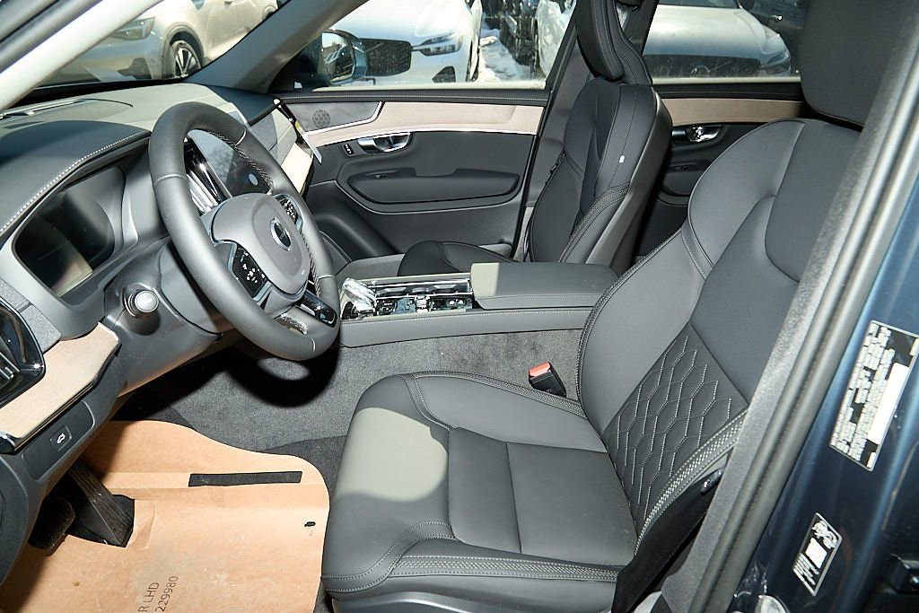 New 2026 Volvo XC90 B5 Plus w/ Protection Package image 14