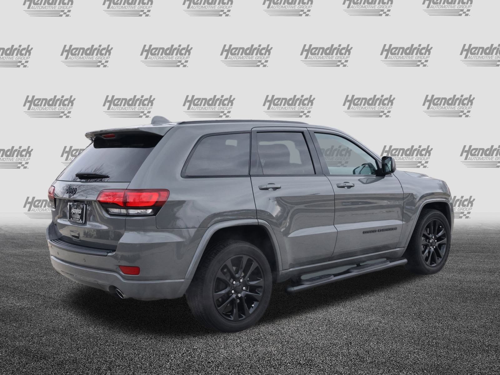 Used 2019 Jeep Grand Cherokee Altitude image 9