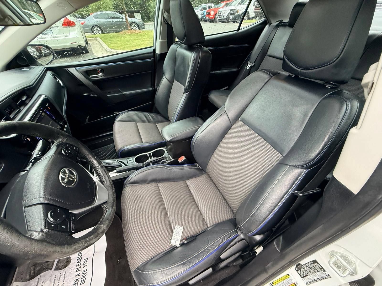 Used 2017 Toyota Corolla SE w/ SE Premium Package FWD image 47