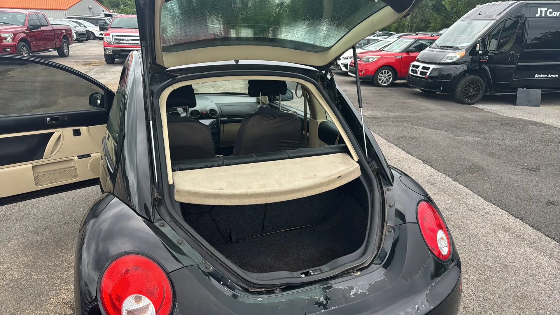 Used 2008 Volkswagen Beetle S FWD image 22