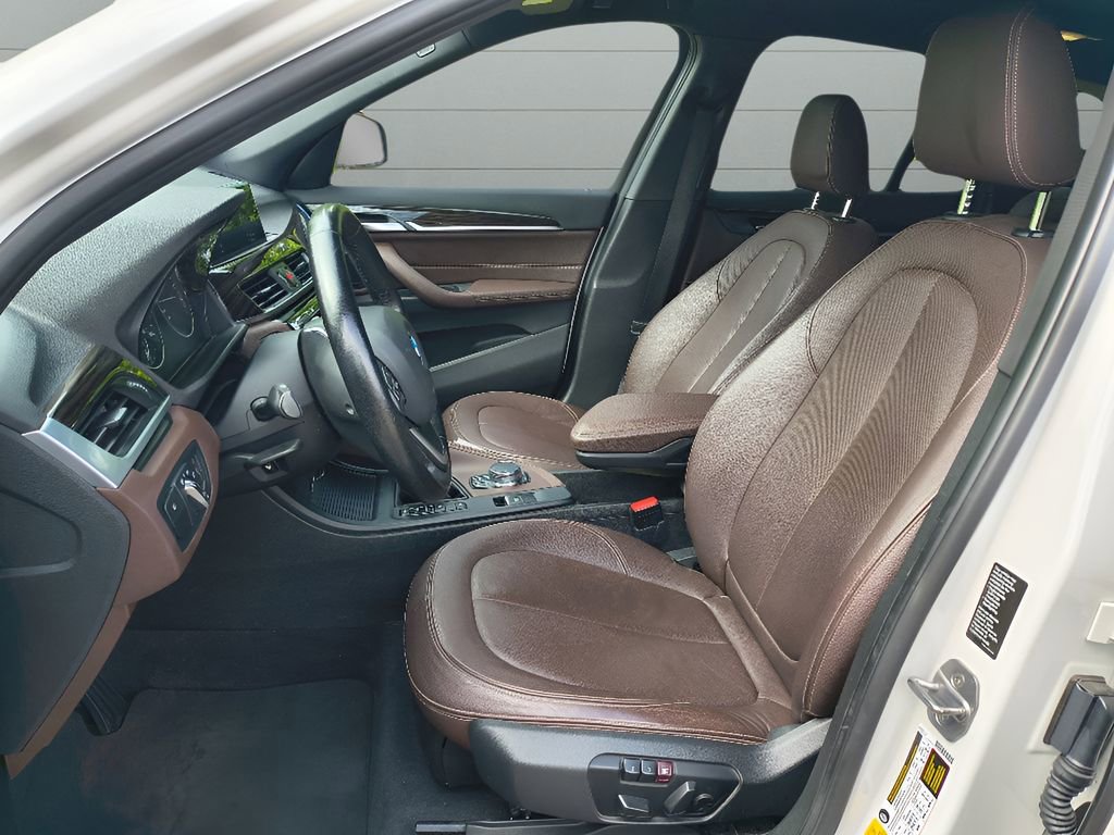 Used 2017 BMW X1 xDrive28i image 13