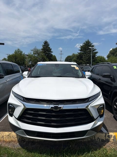 Used 2024 Chevrolet Blazer LT w/ Convenience Package FWD image 2