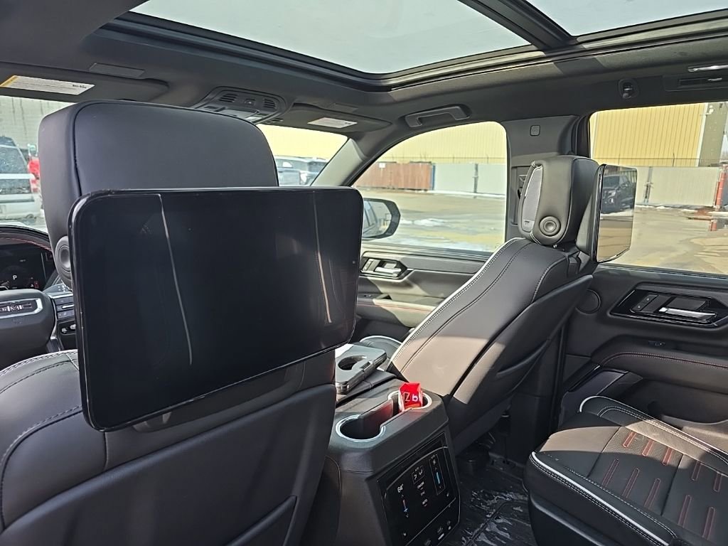 Used 2025 GMC Yukon AT4 Ultimate image 16
