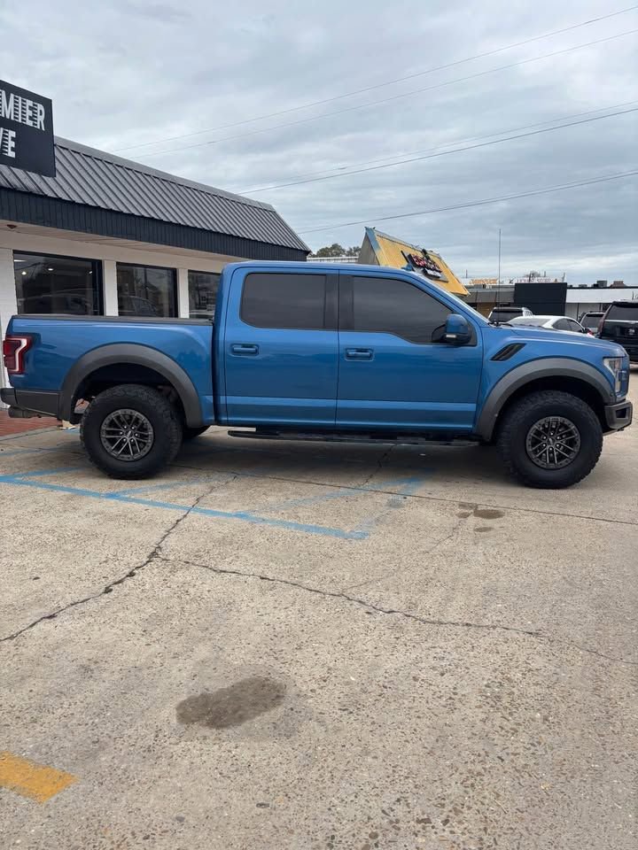 Used 2019 Ford F150 Raptor w/ Equipment Group 802A Luxury image 5