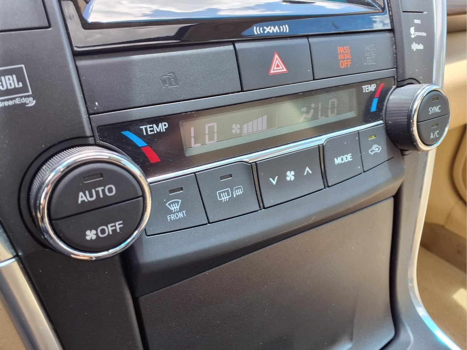 Used 2017 Toyota Camry XLE FWD image 17