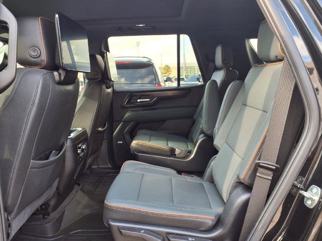 Used 2026 GMC Yukon AT4 w/ AT4 Premium Plus Package AWD/4WD image 17