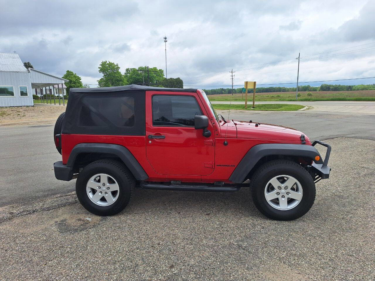 Used 2013 Jeep Wrangler Sport w/ Connectivity Group image 3