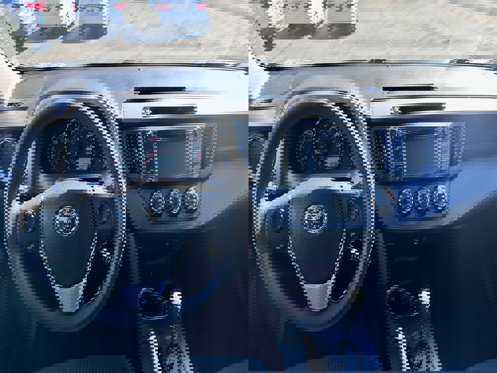 Used 2016 Toyota RAV4 LE image 7