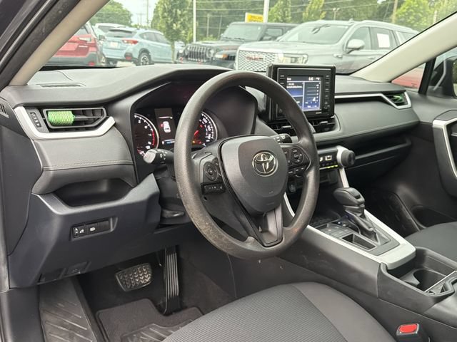 Used 2020 Toyota RAV4 LE FWD image 10