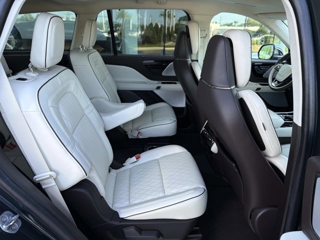 Certified 2022 Lincoln Aviator Black Label Grand Touring w/ Class IV Trailer Tow Package image 24
