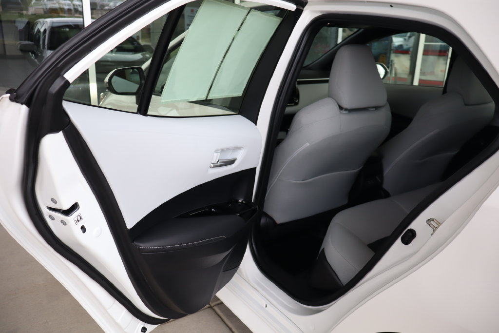 Used 2025 Toyota Corolla SE w/ SE Package FWD image 25