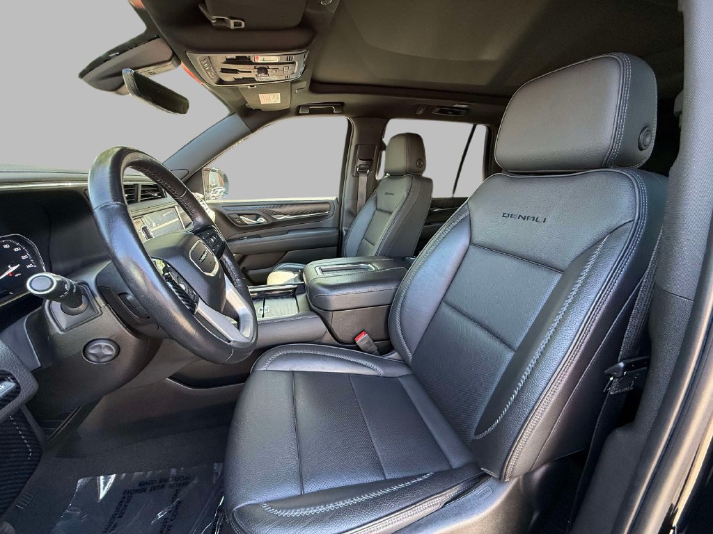 Used 2021 GMC Yukon Denali w/ Advanced Technology Package AWD/4WD image 2