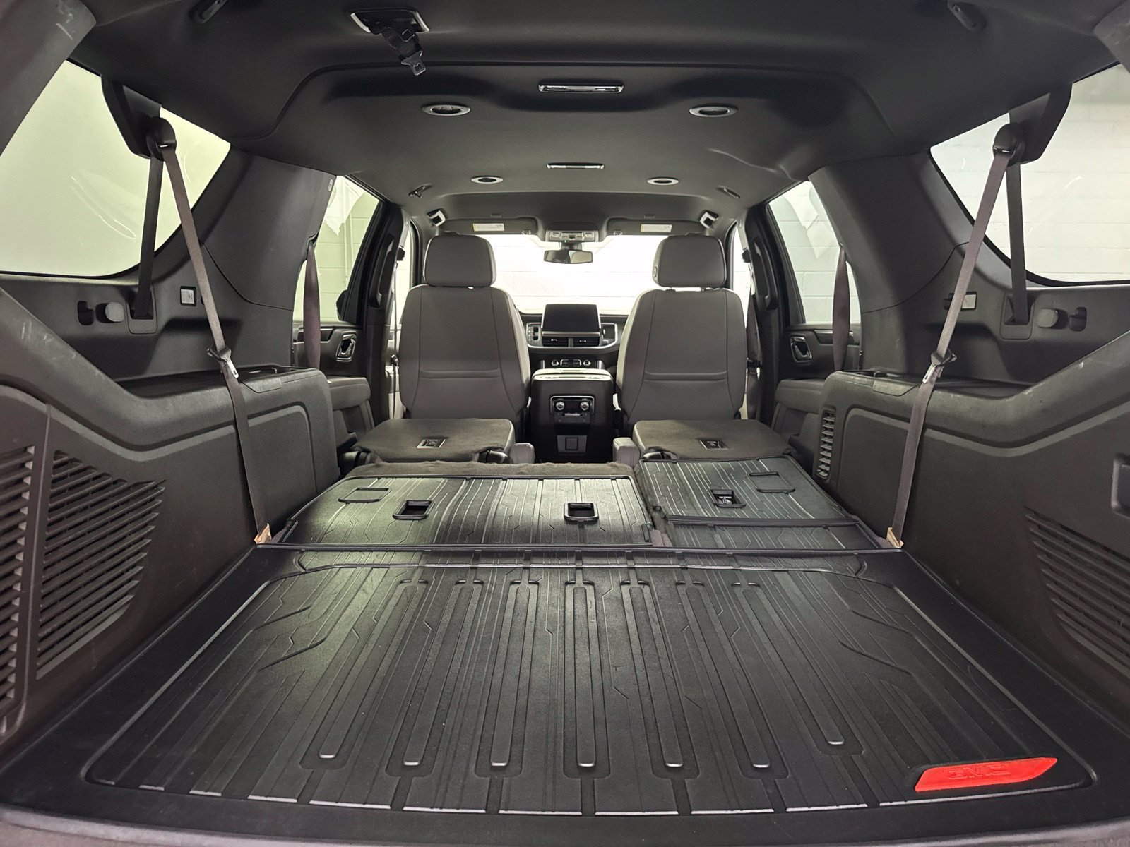 Used 2022 GMC Yukon XL SLT w/ SLT Luxury Package AWD/4WD image 37
