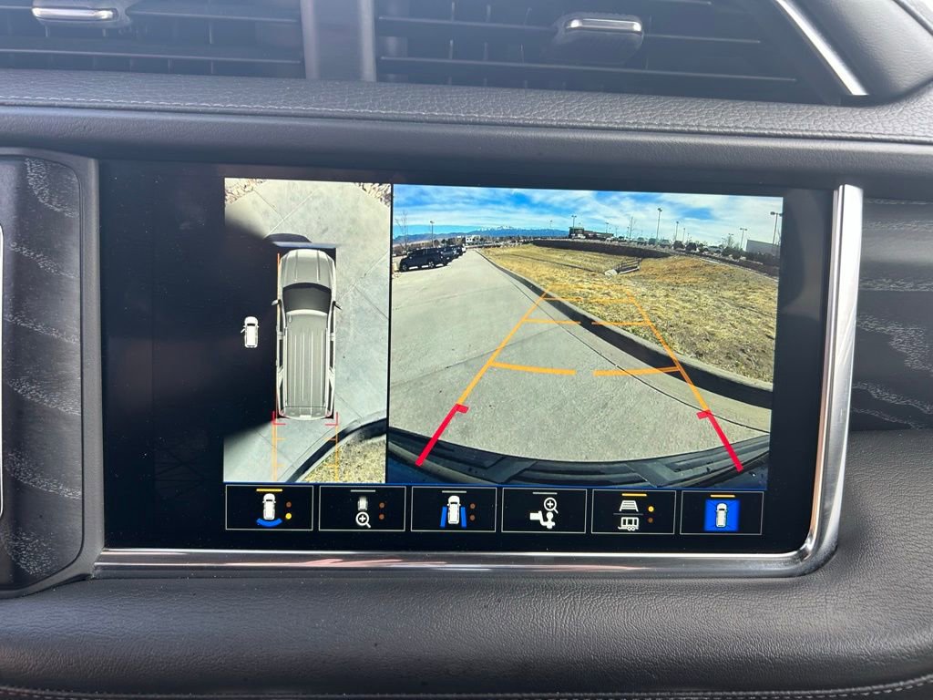 Used 2023 GMC Yukon XL Denali AWD/4WD image 17