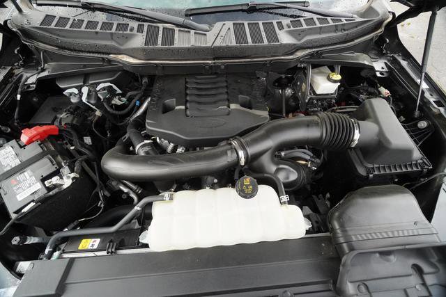 Used 2022 Ford F150 Lariat w/ Trailer Tow Package image 10