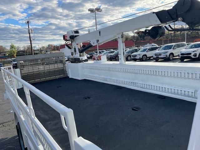 Used 2007 Ford F550 2WD Regular Cab Super Duty image 10