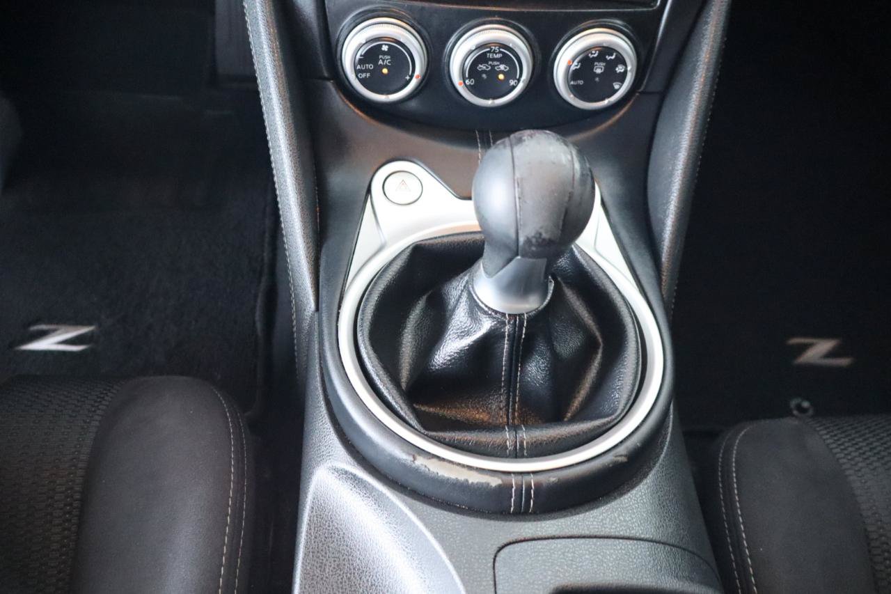 Used 2017 Nissan 370Z Coupe RWD image 17